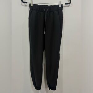 NWOT Lululemon sz 0 On The Fly Jogger 28" Black Woven dance studio on the move